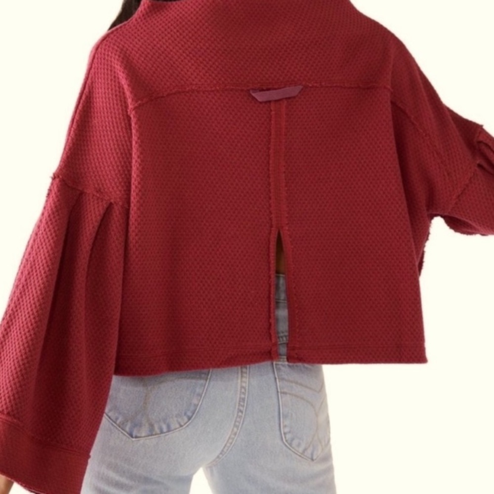 🎉Host Pick🎉NWT We The Free Queen Pomegranate Top - Picture 2 of 12